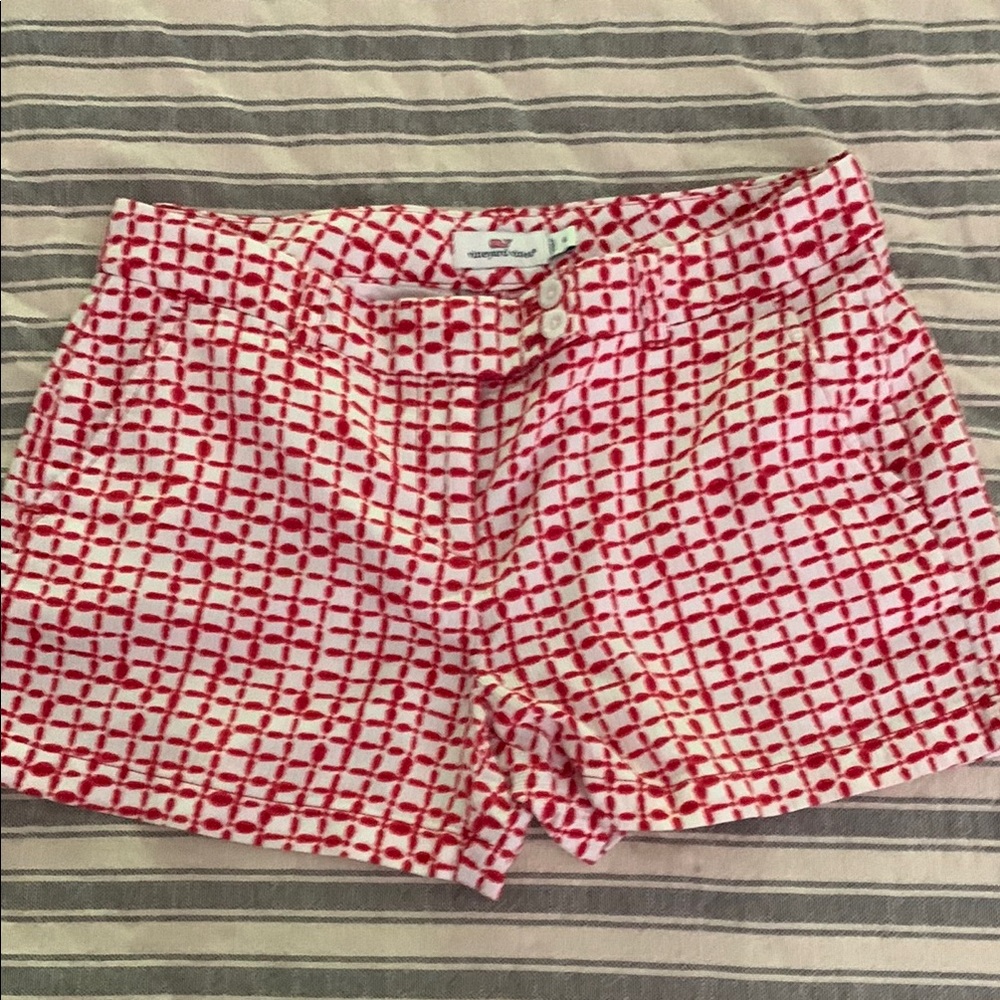 Vineyard Vines Red and White Shorts Geometric Print